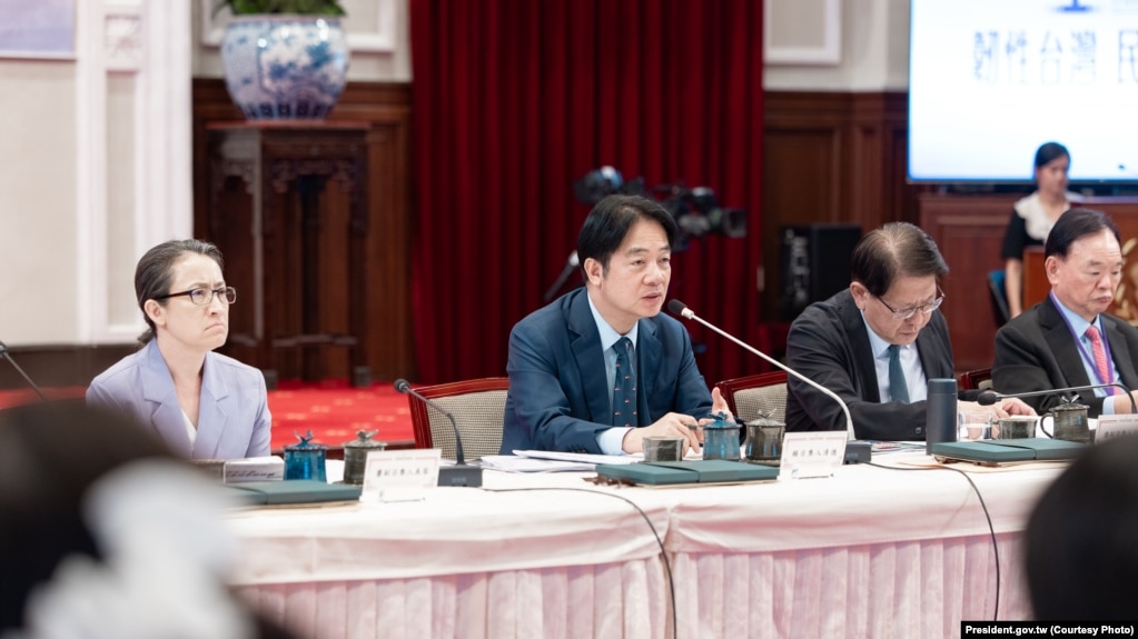 台湾总统赖清德星期四(6月26日)在当地时间下午主持“全社会防卫韧性委员会第4次委员会议”。
