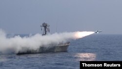 이란 해군이 지난 1월 걸프 해역에서 미사일 발사 훈련을 했다. 