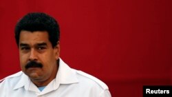 El presidente Nicolás Maduro en diez meses de gobierno ya ha expulsado a ocho funcionarios estadounidenses de Venezuela. El Departamento de Estado pide seriedad para normalizar relaciones.