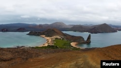 Vista desde la cima de la Isla Bartolomé en Galápagos el 23 de agosto de 2013.