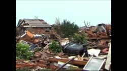 奥克拉荷马救灾人员应对龙卷风的打击