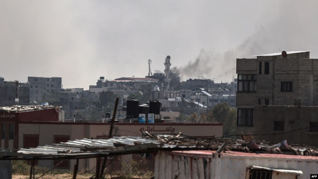 Dim iznad centralne Gaze posle izraelskog bombardovanja (Foto: AFP)