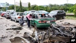 Epave d'un des vécuhicules utilisés dans les attenats d'Abuja