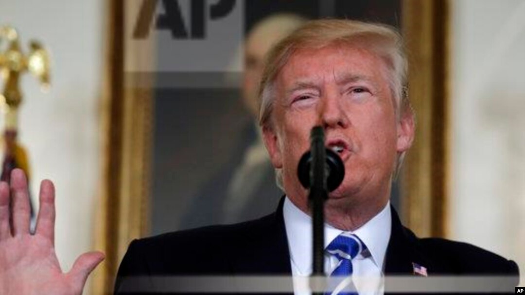 Tổng thống Donald Trump trong bài phát biểu tại Tòa Bạch Ốc ngày 15/11/17.