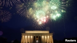 Pháo hoa mừng Lễ Độc lập 4/7 tại Đài tưởng niệm Lincoln ở thủ đô Washington (ảnh tư liệu)