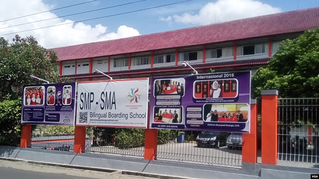 Sekolah Kesatuan Bangsa di Yogyakarta menolak permintaan pemerintah Turki agar menutup sekolah karena disinyalir terkait dengan tokoh Fethulah Gulen yang gagal melakukan kudeta beberapa waktu lalu (VOA/Munarsih).