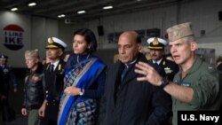 印度國防部長辛格(Rajnath Singh)2019年12月17日訪問美國一艘航空母艦（美國海軍照片）