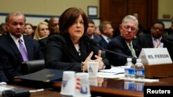 지난달 30일 줄리아 피어슨 미 백악관 비밀경호국장이 미국 하원 정부감독위원회 청문회에 출석해 증언하고 있다.