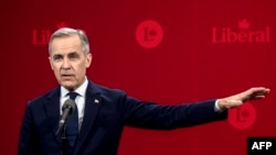 Mark Carney, exgobernador del Banco de Canadá, durante una conferencia de prensa en la carrera por el liderazgo del Partido Liberal federal para reemplazar al primer ministro canadiense Justin Trudeau en los estudios MELS en Montreal, Canadá, el 25 de febrero de 2025. 