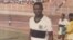 Georges Weah en 1988, en maillot du Tonnerre de Yaoundé. 
