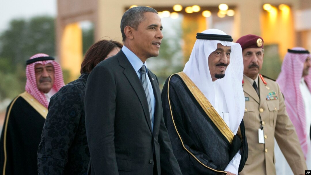 Saudiya Arabistoni shaxzodasi Salmon ibn Abdulaziz al Saud prezident Barak Obamani kutib oldi. 