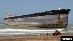 بلوچستان کا ساحلی علاقہ گڈانی، جو شپ بریکنگ کے حوالے سے بھی شہرت رکھتا ہے۔ فائل فوٹو