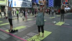 Նյույորքցիները նշել են Յոգայի միջազգային օրը՝ բացօթյա մարզումներով