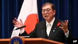 Perdana Menteri Jepang yang baru terpilih, Shigeru Ishiba, memberikan pidato dalam konferensi pers di kantor perdana menteri di Tokyo, Selasa, 1 Oktober 2024. (Yuichi Yamazaki/pool via AP)