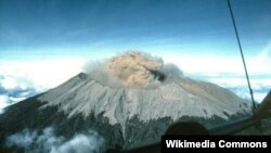 Gunung Raung di Jawa Timur. (Wikipedia)