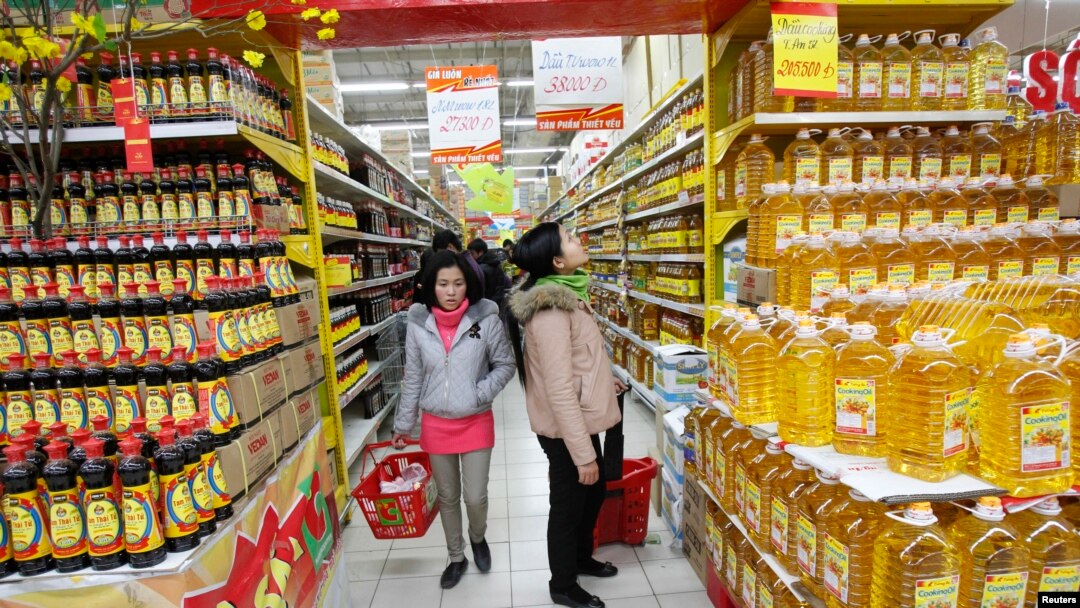 Dầu ăn, thuỷ sản và du lịch là những ngành kinh tế của Việt Nam đang chịu tác động tiêu cực từ cuộc chiến ở Ukraine.