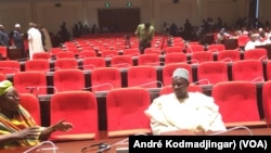 L'assemblée a annulé sa séance faute de députés, à N'Djamena, Tchad, le 17 novembre 2016. (VOA/André Kodmadjingar)