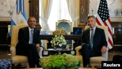 Presiden AS Barack Obama bertemu Presiden Argentina Mauricio Macri di Casa Rosada, Buenos Aires, Rabu (23/3).