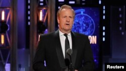 El actor Jeff Daniels durante la presentación de los premios Tony el pasado seis de octubre. Daniels hace el papel del abogado Atticus Finch, en "To Kill a Mockingbird", en Broadway, con adaptación de Aaron Sorkin.