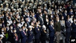 한국 정부가 25일 서울 장충체육관에서 개최한 한국전 발발 72주년 기념식 모습 (AP)