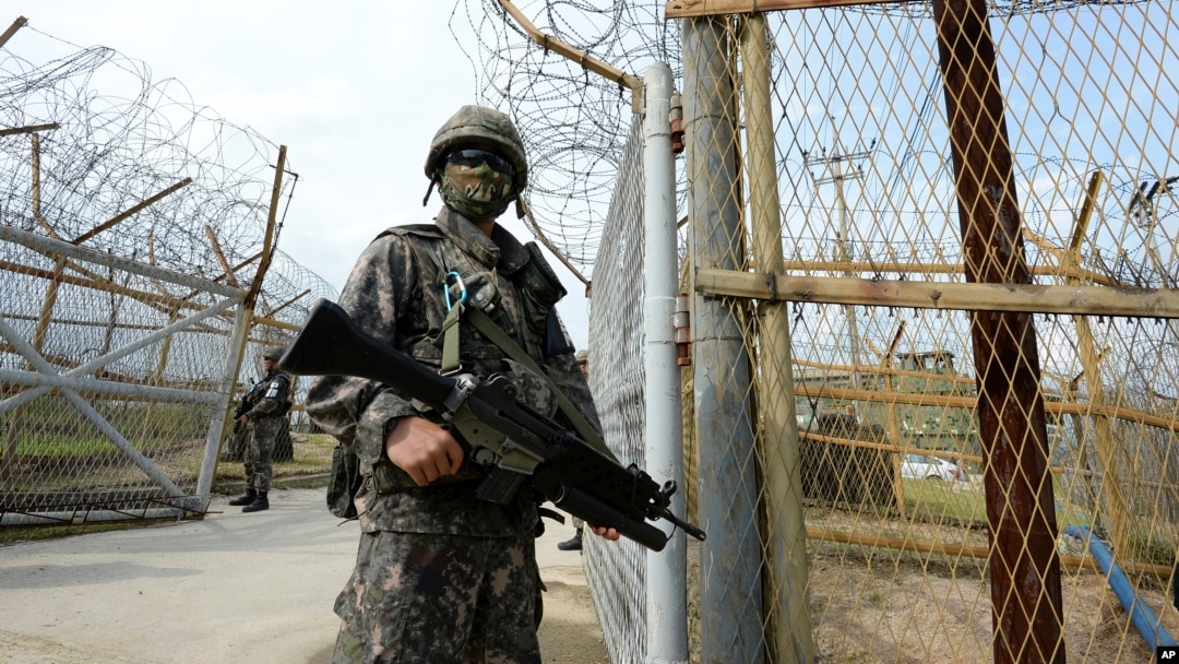 Seorang tentara Korea Selatan siaga di perbatasan (foto: dok).