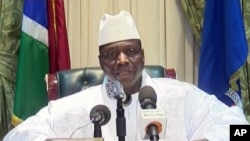 Yahya Jammeh en 2017 lors d'une apparition à la télévision d'Etat.