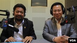 Ou Chanroth (left), member of Parliament from the Cambodia National Rescue Party (CNRP) and Chheang Vun (right), member of Parliament from the Cambodian People's Party (CPP), discuss the meaning and principles of parliamentary immunity under Cambodian law during Hello VOA call-in show on Tuesday, May 31, 2016. (Lim Sothy/VOA Khmer)