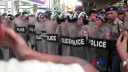 ငြိမ်းချမ်းရေးဆန္ဒပြပွဲ ကိုင်တွယ်ပုံ ဘာလို့ဝေဖန်ခံရ