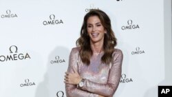 Cindy Crawford presentará una nueva versión de su emblemático comercial de Pepsi de 1992, esta vez en compañía de su hijo de 18 años.