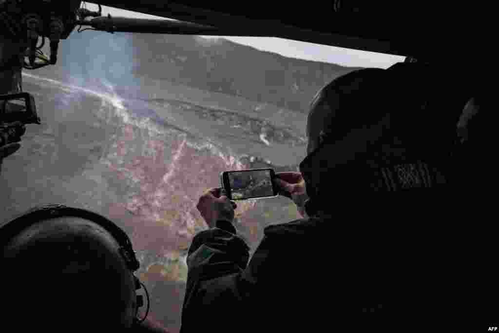 Dario Tedesco, volcanologiste ya ekolo Italie azali kosala mpo na MONUSCO mosala ya kotala volcan Nyiragongo, pene na Goma, Nord-Kivu, 30 mai 2021.