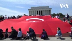 ABD'de Açılan En Büyük Türk Bayrağı