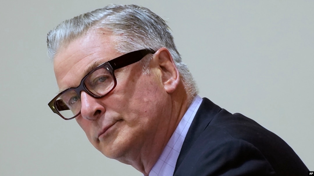 66 yaşındaki Alec Baldwin aleyhine 2021 yılında “Rust” filminin setinde silahla ateş açma sonucu bir kişinin ölmesi nedeniyle açılan ceza davası sona erdi.