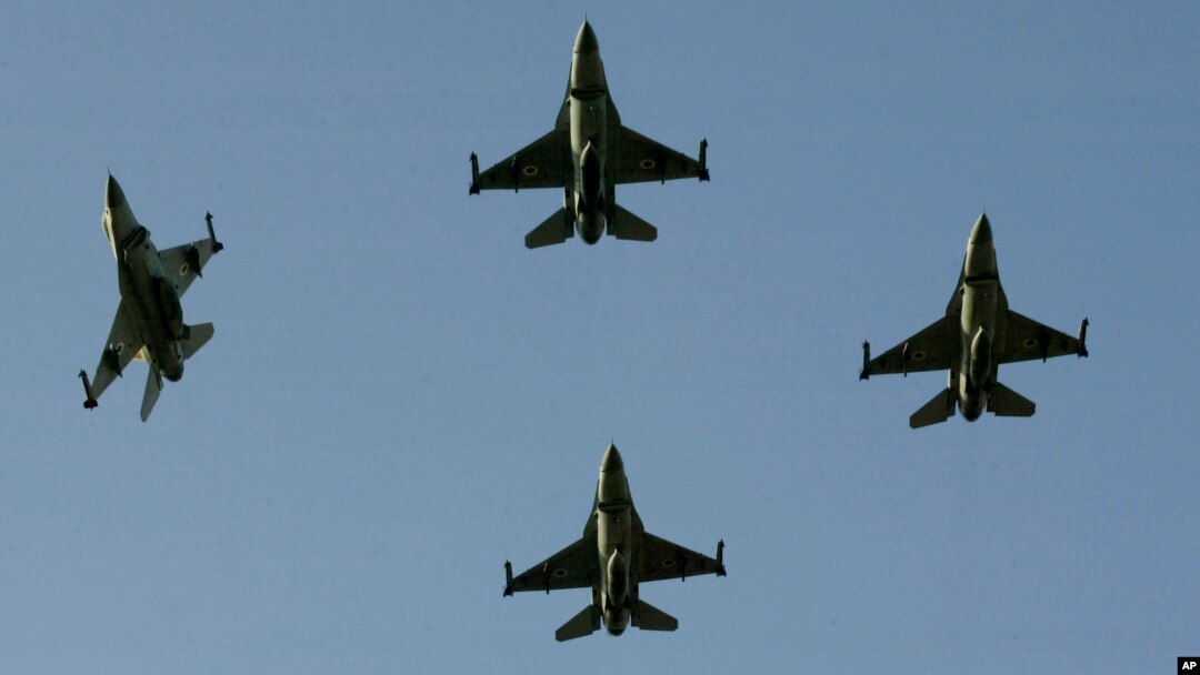 İsrail savaş uçakları Yemen'de Husi hedeflerini vurdu.