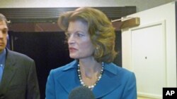 联邦参议员穆尔科斯基(Sen. Lisa Murkowski)接受美国之音采访