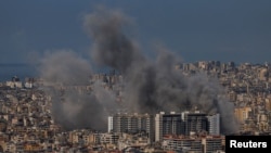 دود ناشی از حمله اسرائیل به جنوب بیروت در روز ۱۵ اسفند، ششم مارس