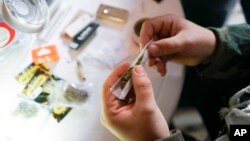 En Uruguay comienza la venta de marihuana en farmacias en aplicación de una ley de 2013.