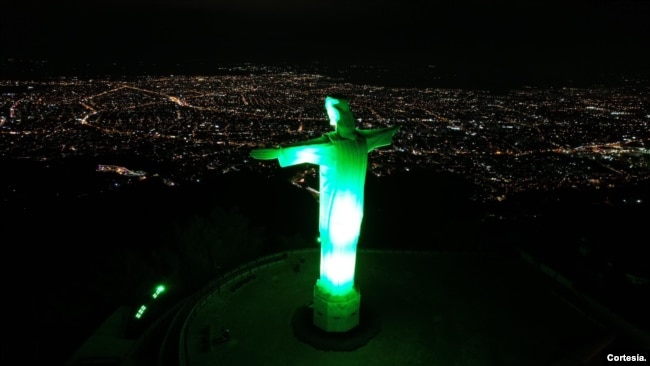 Fotografía del 21 de octubre de 2024 que muestra el monumento del Cristo Redentor y la ciudad de Cali de fondo, en el marco de la apertura de la COP16 que se celebra en esa ciudad colombiana. Foto: Cortesía Alcaldía de Cali.