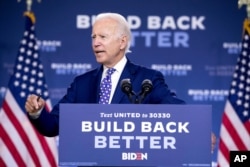 조 바이든 미국 민주당 대선후보가 지난달 델라웨어주 윌밍턴 '윌리엄 힉스 앤더슨 커뮤니티 센터'에서 중계한 온라인 캠페인 행사에서 연설했다.