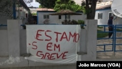 Trabalhadores da Rádio Morena Comercial em greve, Benguela, Angola