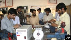 د قبایلي سیمو طالبعلمان سکولونه او کالجونه غواړي