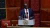 Le vice-président du Kenya, Rigathi Gachagua, s'adresse aux législateurs avant le vote sur sa motion de destitution au Parlement de Nairobi, au Kenya, le 8 octobre 2024. 