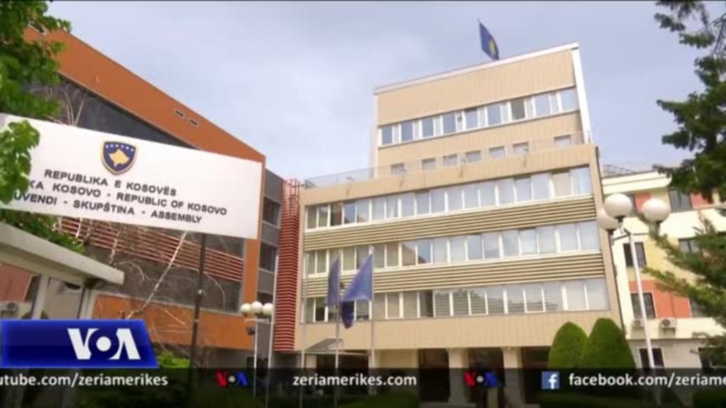 Analistët: Mungesa e vullnetit politik bllokon reformat për integrim të Kosovës