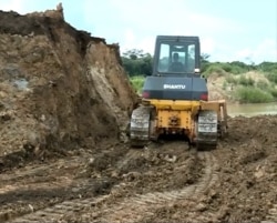 Mining operations have found gold, zinc, nickel and other materials in the Meiganga, Cameroon, area. (M. Kindzeka/VOA)