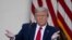 El presidente Donald Trump dice que no sabe nada respecto a un fallido operativo para supuestamente derrocar a Nicolás Maduro. 