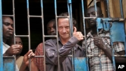 David Cecil, dans sa prison à Kampala