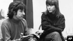 El activista Tom Hayden y la actriz Jane Fonda estuvieron casados durante 17 años.