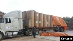 En total ingresaron sin mayores inconvenientes 66 bobinas de papel periódico a Venezuela. [Cortesía Twitter, Diario El Impulso].