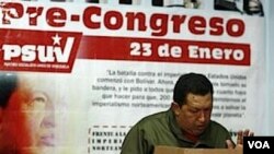 La oposición de venezuela acusa a Chávez de utilizar fondos del gobierno para su campaña electoral.