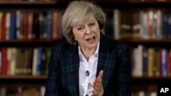 Bộ trưởng Nội vụ Theresa May khởi động cuộc chạy đua để trở thành người lãnh đạo đảng Bảo thủ đương quyền ở London, ngày 30 tháng 6 năm 2016.