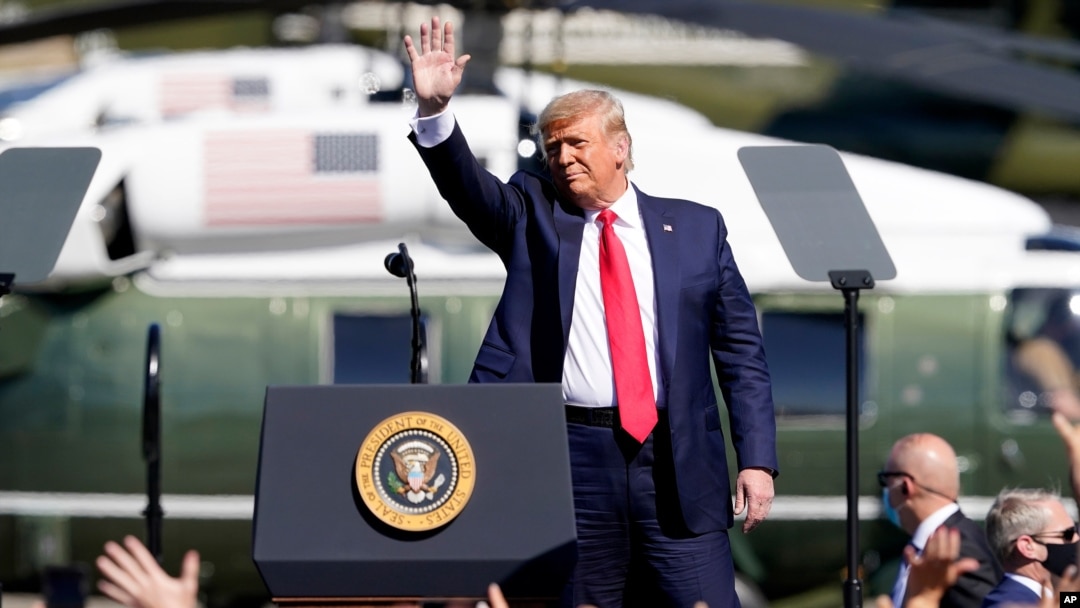 Presiden Donald Trump saat kampanye, 19 Oktober 2020, di Prescott, Arizona. (Foto: AP)